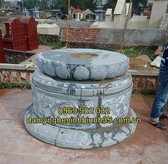 Mộ đá cho trẻ sơ sinh